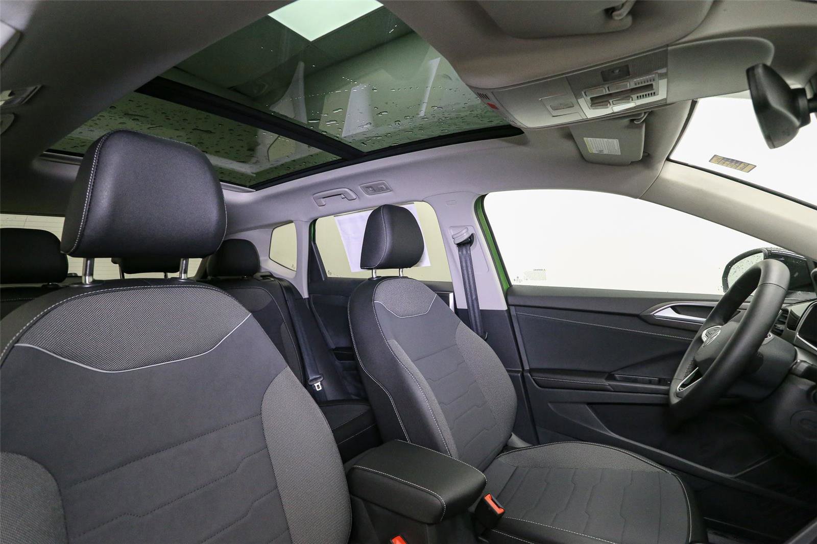 New 2025 Volkswagen Taos SE image 15