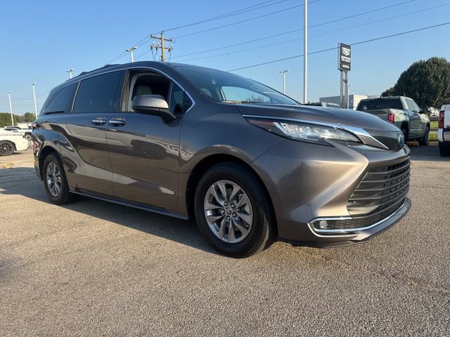 Used 2022 Toyota Sienna XLE FWD image 9