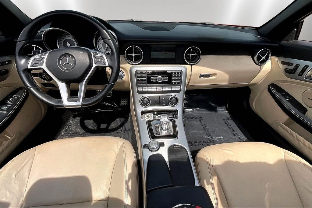 Used 2016 Mercedes-Benz SLK 300 image 7