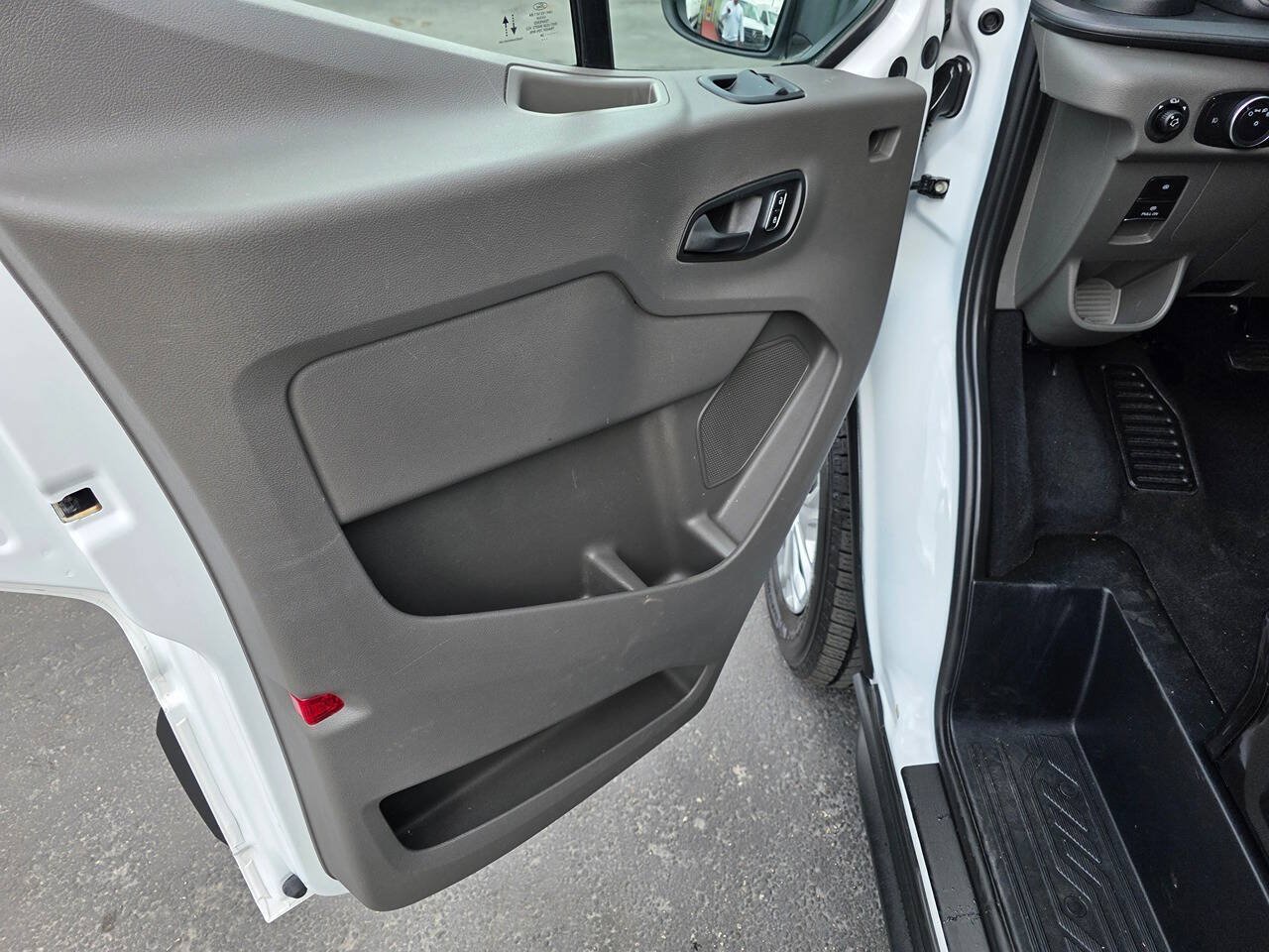Used 2024 Ford Transit 350 XLT RWD image 24