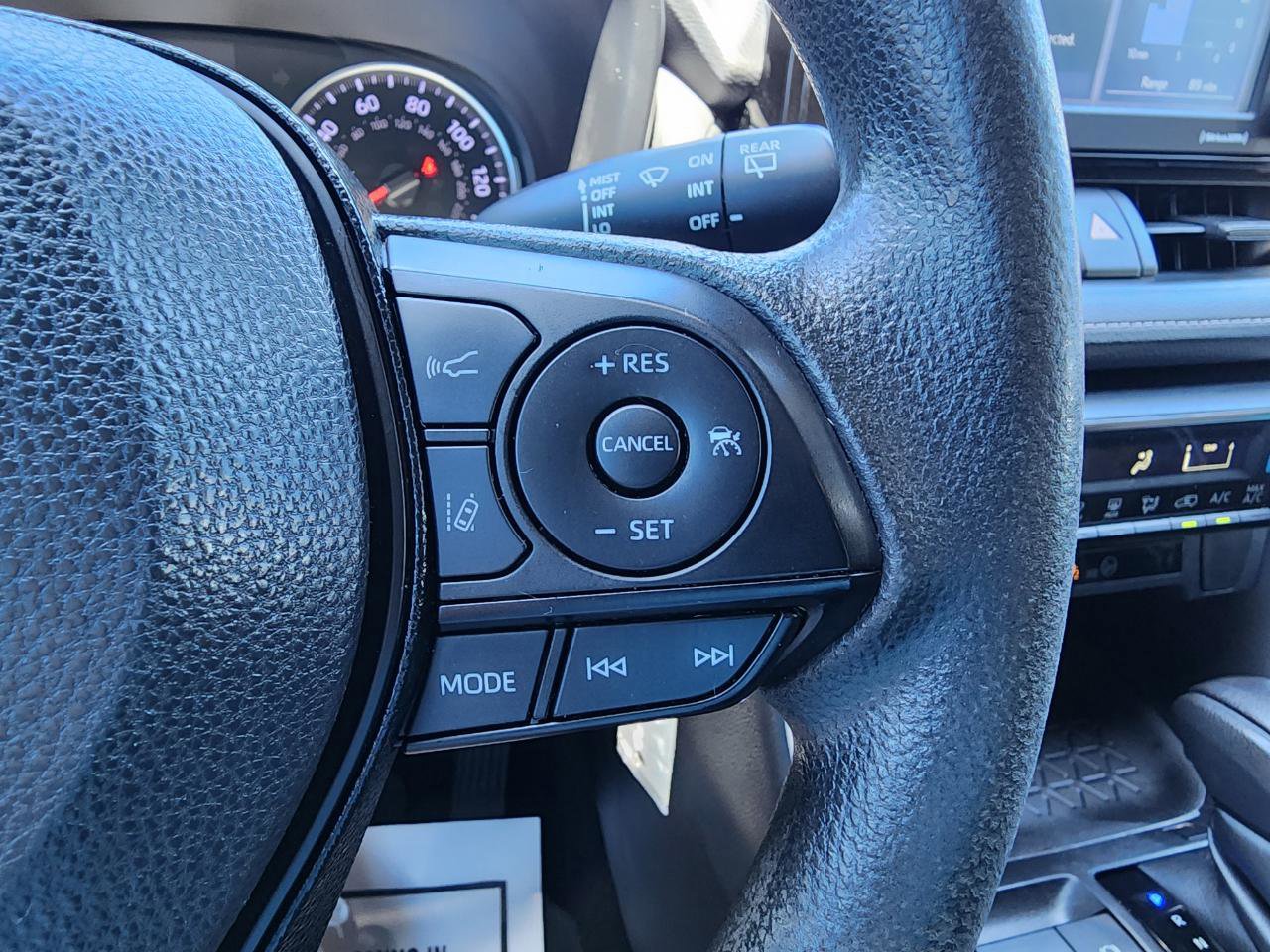 Used 2021 Toyota RAV4 LE FWD image 20