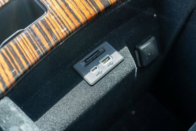 Used 2024 Cadillac Escalade Premium Luxury w/ Performance Package image 64