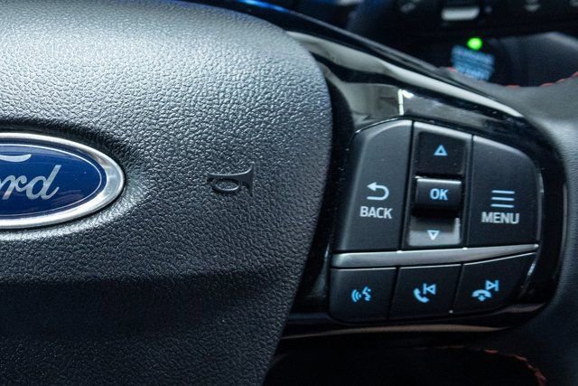 Used 2022 Ford Escape SEL w/ SEL Stealth AWD Package image 17