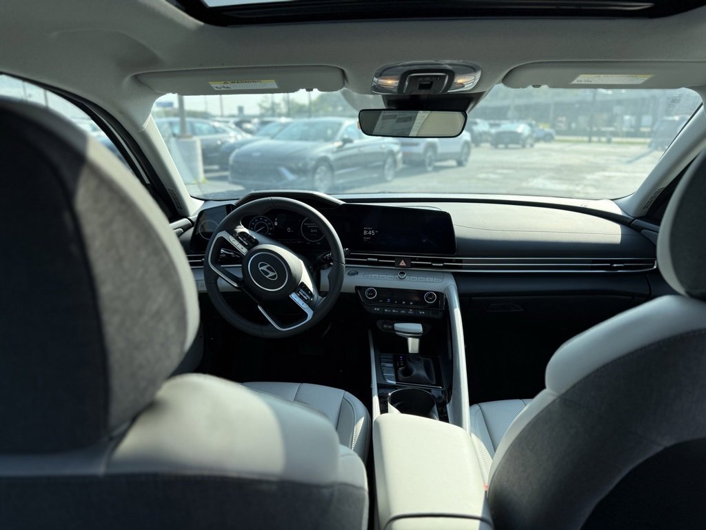 New 2025 Hyundai Elantra Limited image 14