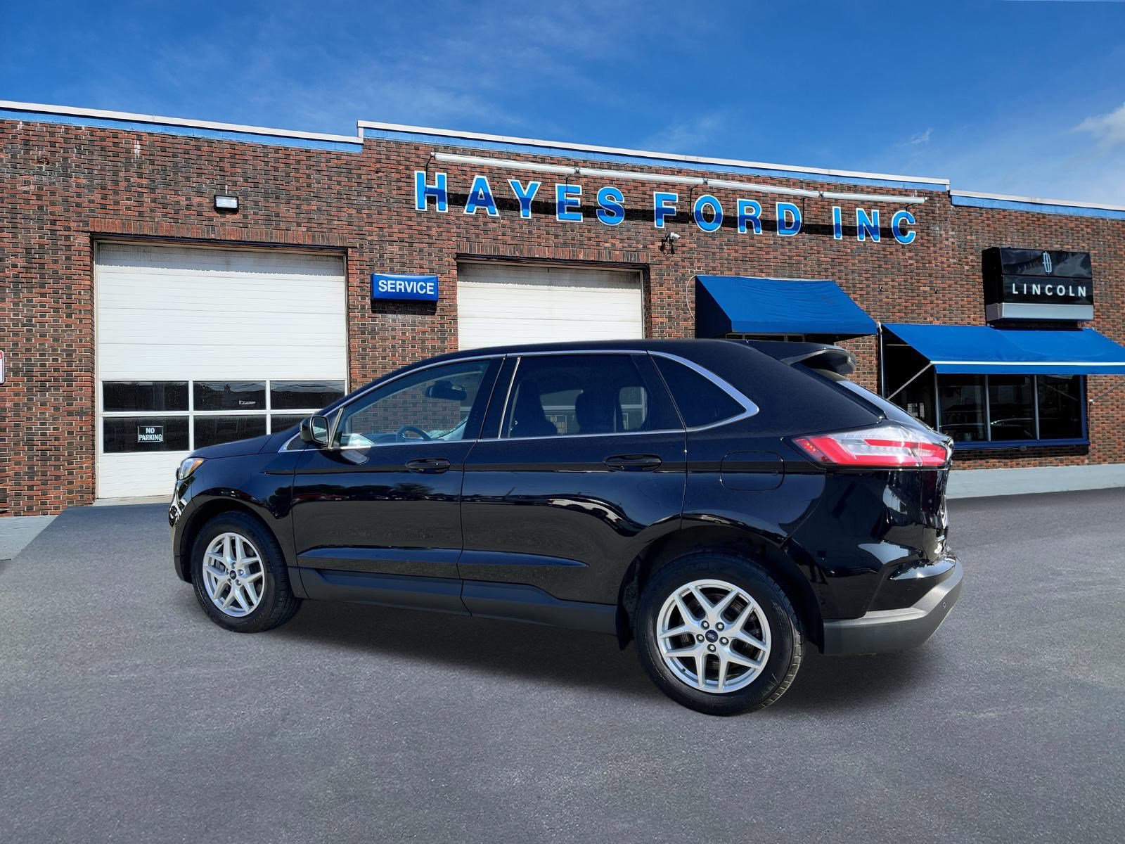 Used 2022 Ford Edge SEL w/ Convenience Package image 2