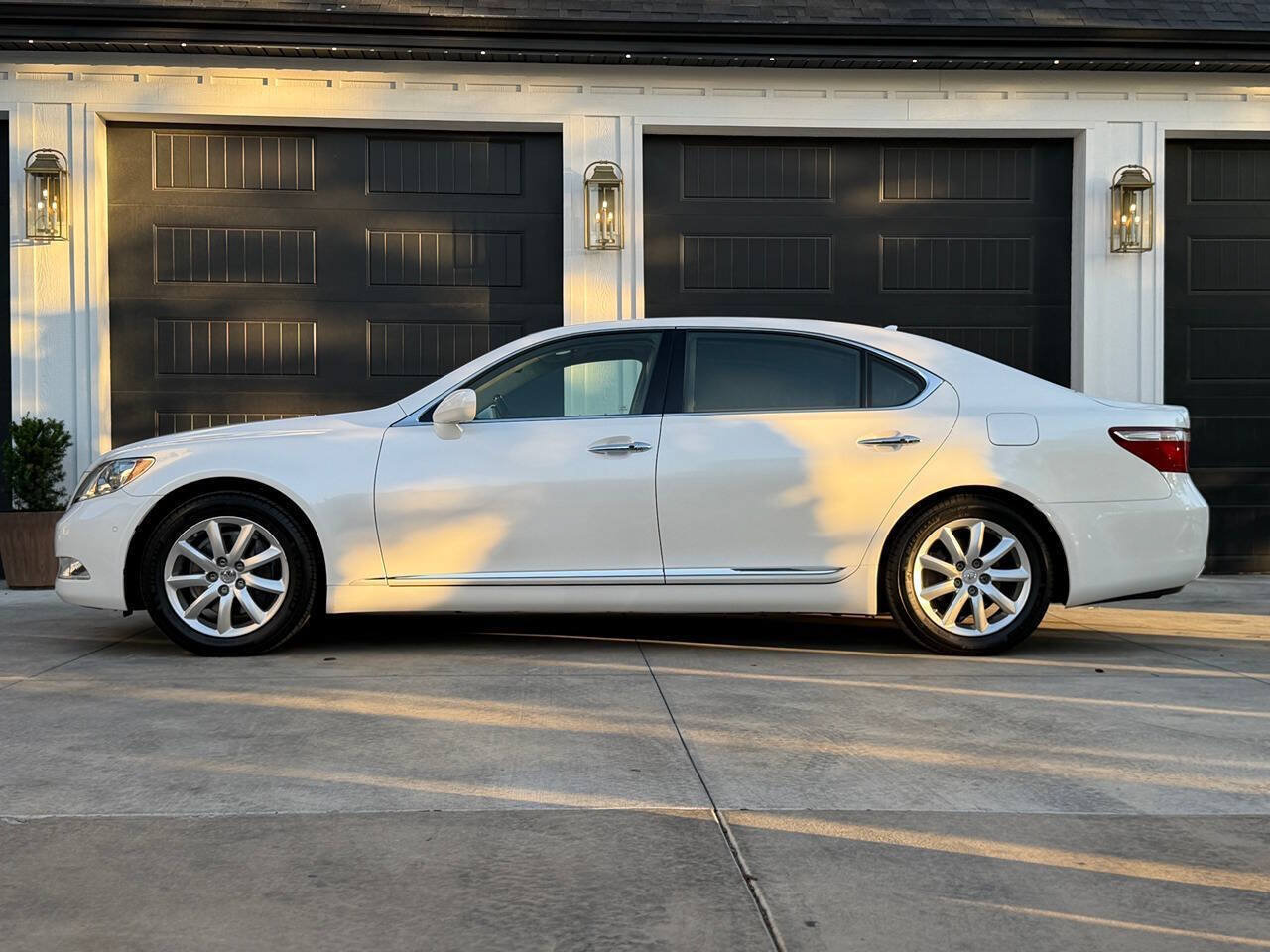 Used 2007 Lexus LS 460 L RWD image 47