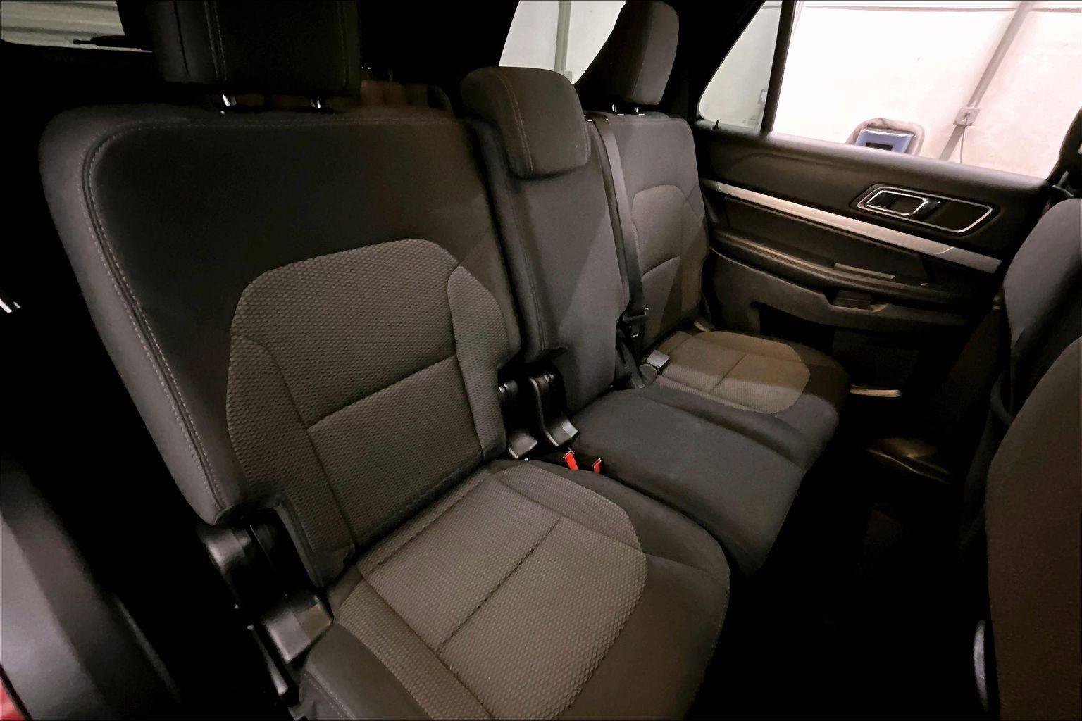 Used 2018 Ford Explorer XLT w/ Equipment Group 201A image 26