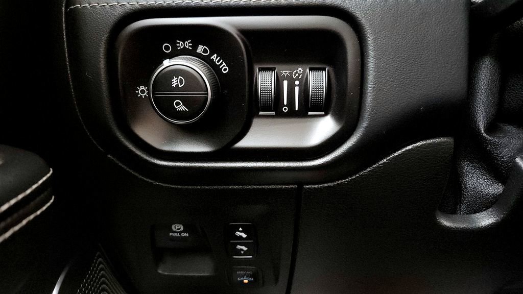 Used 2019 RAM 1500 Limited AWD/4WD image 35