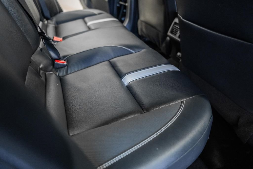 Used 2025 Toyota Camry SE image 30