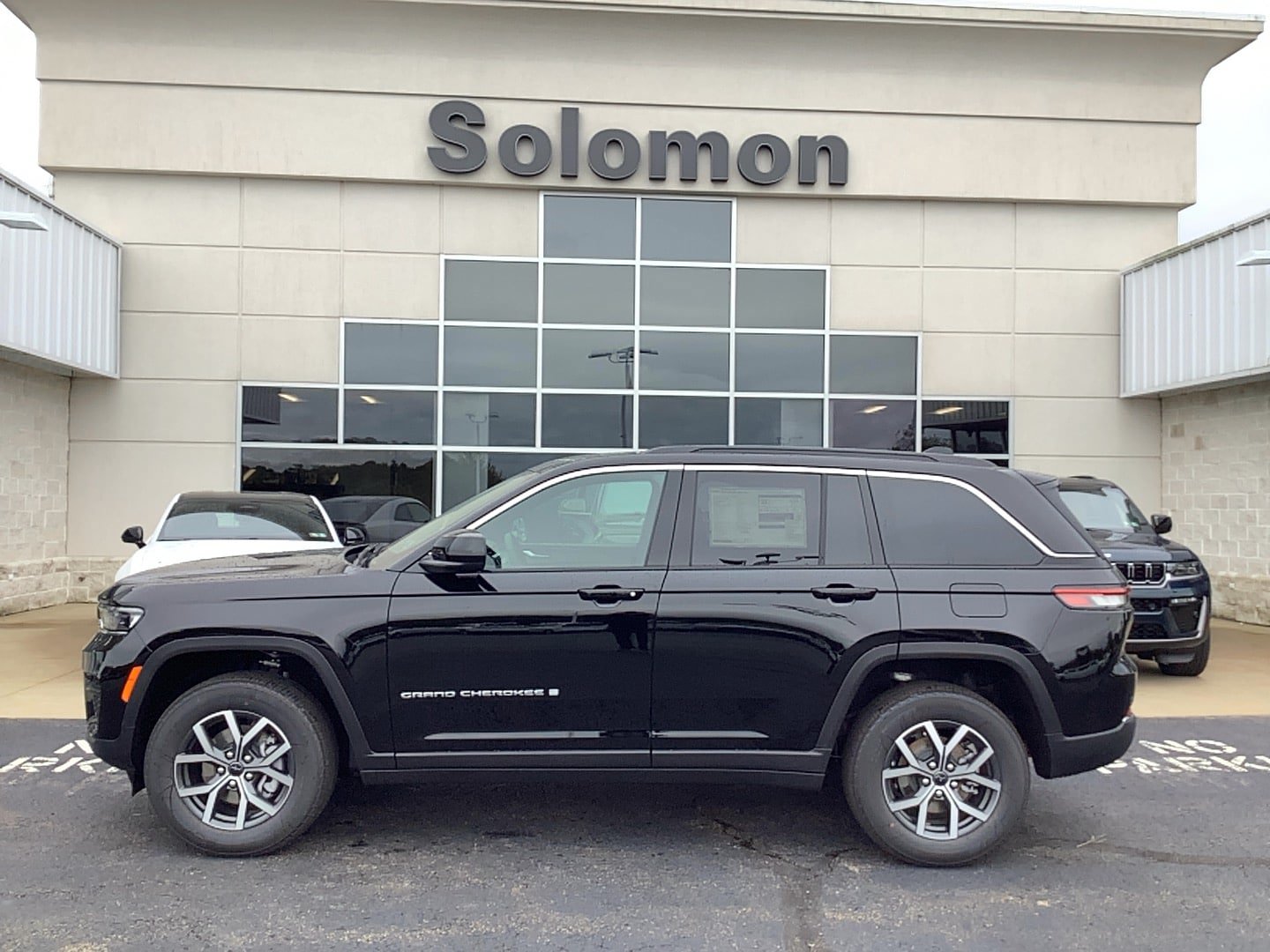 New 2027 Jeep Grand Cherokee Laredo X