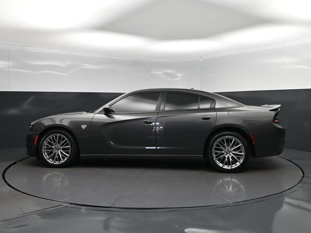 Used 2020 Dodge Charger SXT w/ Blacktop Package RWD image 4