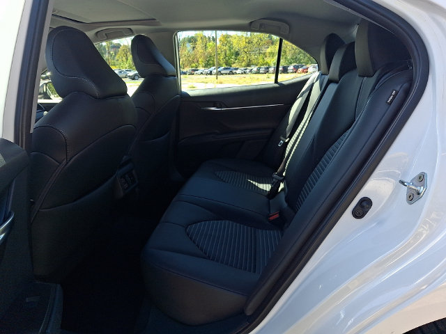 Used 2023 Toyota Camry SE w/ Cold Weather Package FWD image 38
