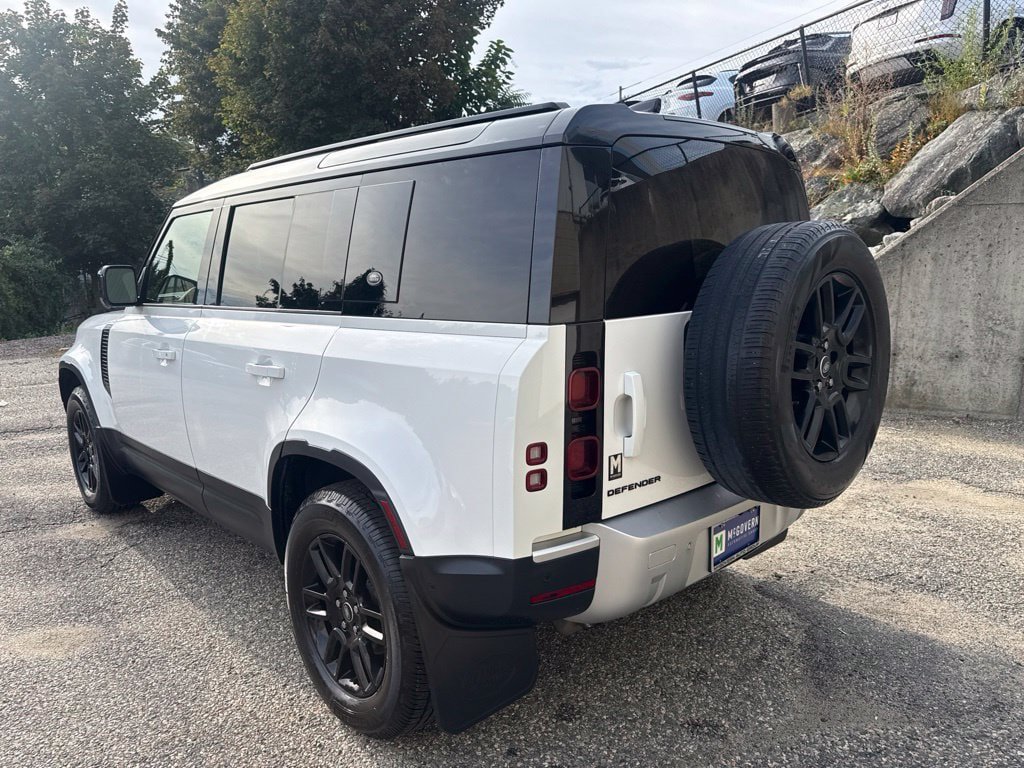 Used 2022 Land Rover Defender 110 AWD/4WD image 4