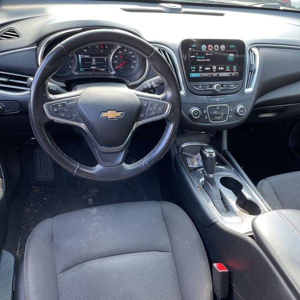 Used 2018 Chevrolet Malibu LT FWD image 13