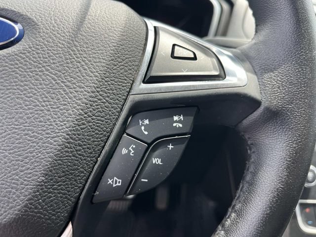 Used 2017 Ford Fusion SE w/ Fusion SE Technology Package FWD image 32