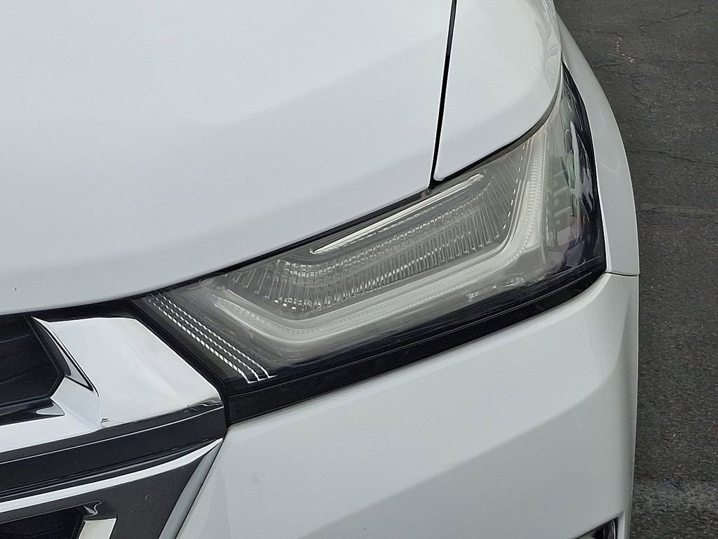 Certified 2023 Chevrolet Traverse LT image 9