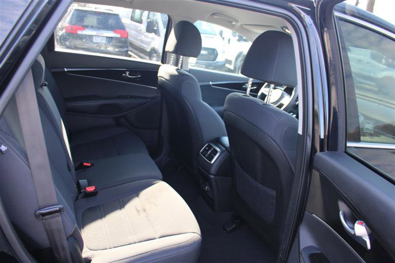 Used 2019 Kia Sorento L FWD image 15