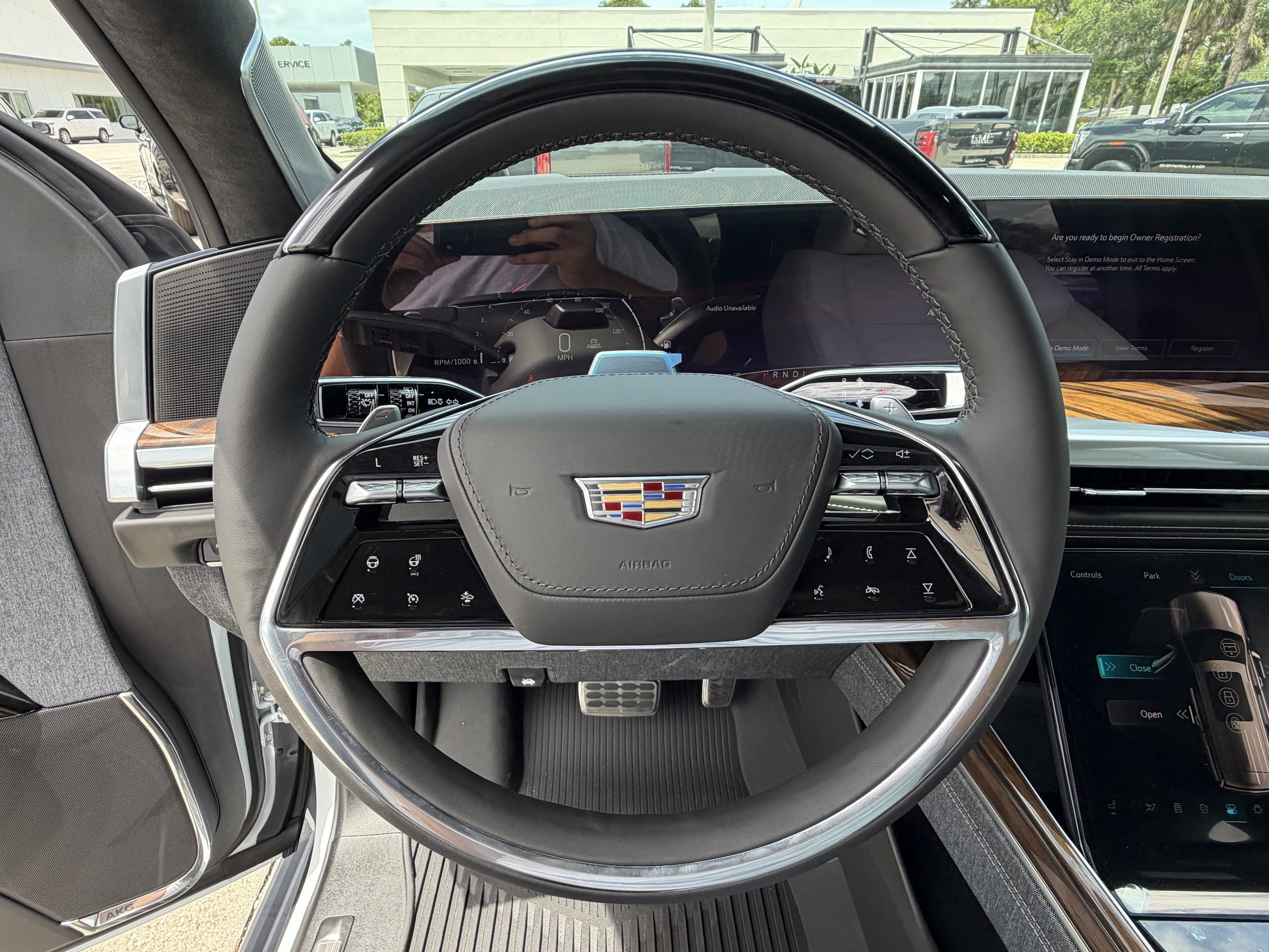 New 2026 Cadillac Escalade ESV Platinum Sport w/ LPO, ONYX Package AWD/4WD image 28