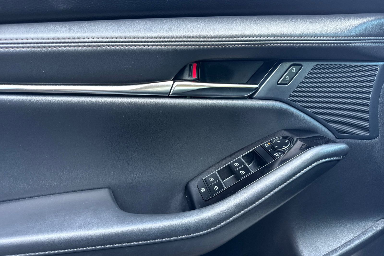 Used 2024 MAZDA MAZDA3 s image 11