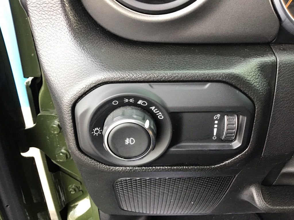 Used 2023 Jeep Wrangler Sport S image 16