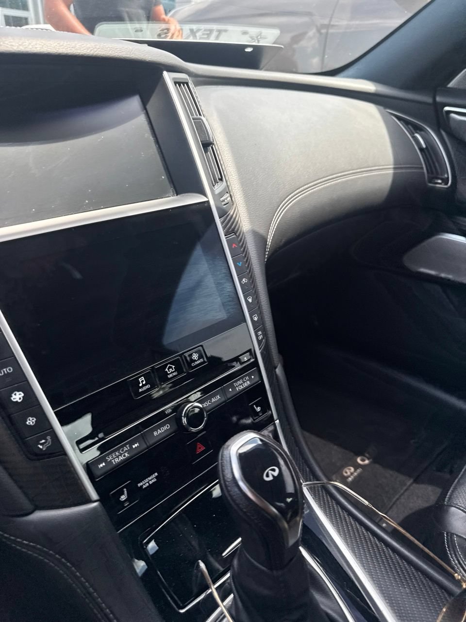 Used 2019 INFINITI Q60 3.0t Luxe w/ Essential Package RWD image 4