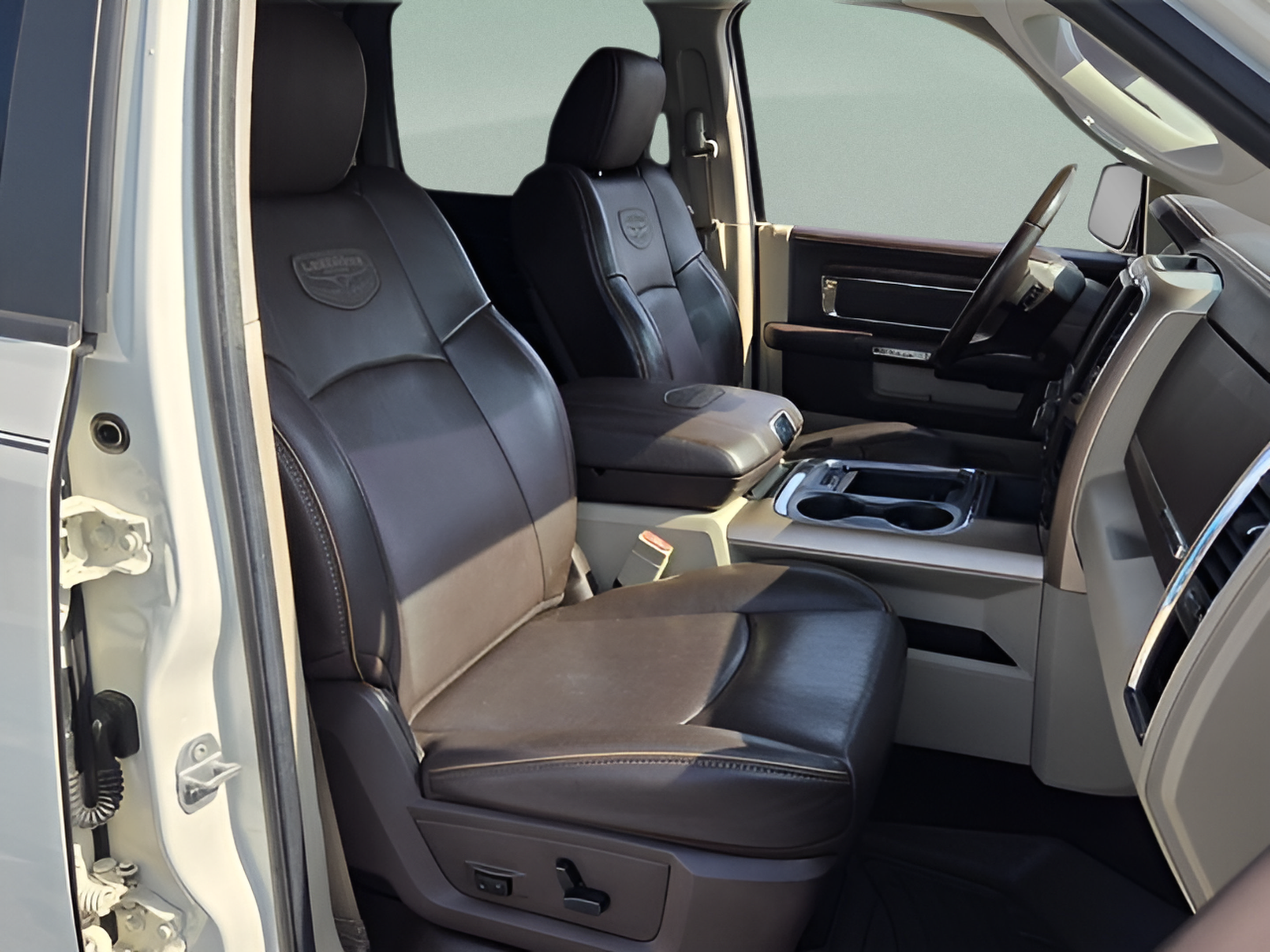 Used 2016 RAM 1500 Laramie Longhorn w/ Convenience Group AWD/4WD image 15