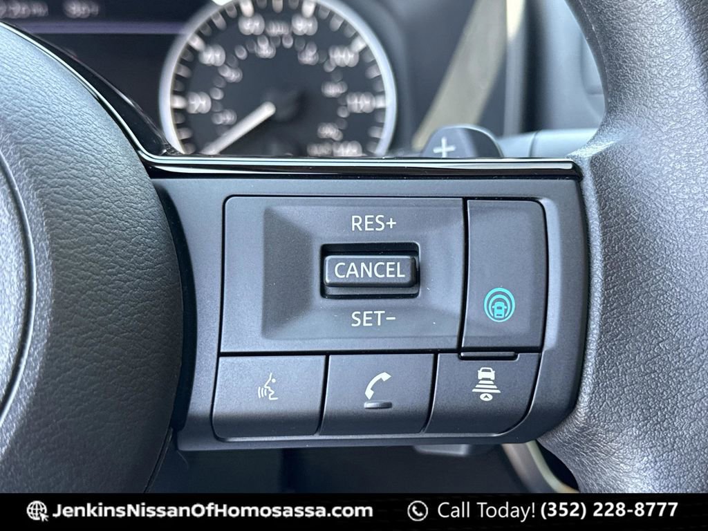 Certified 2022 Nissan Rogue SV FWD image 36