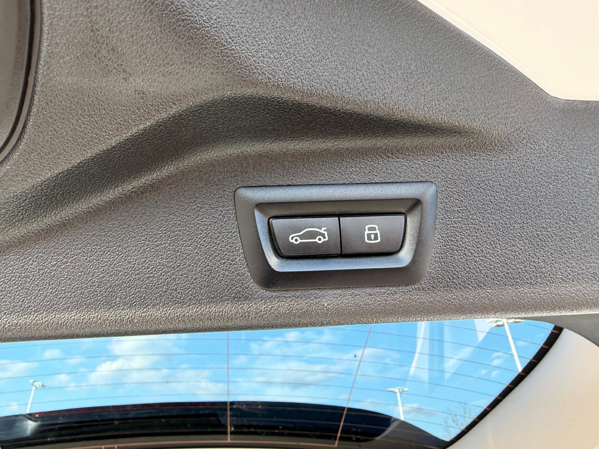 Used 2024 BMW X7 xDrive40i w/ Premium Package AWD/4WD image 15