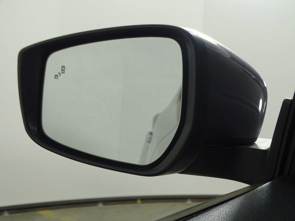 Used 2023 Nissan Leaf S image 30