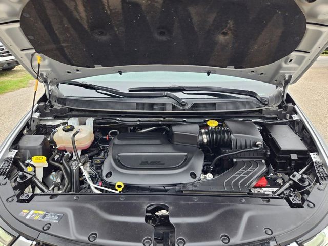 Used 2024 Chrysler Pacifica Limited FWD image 32
