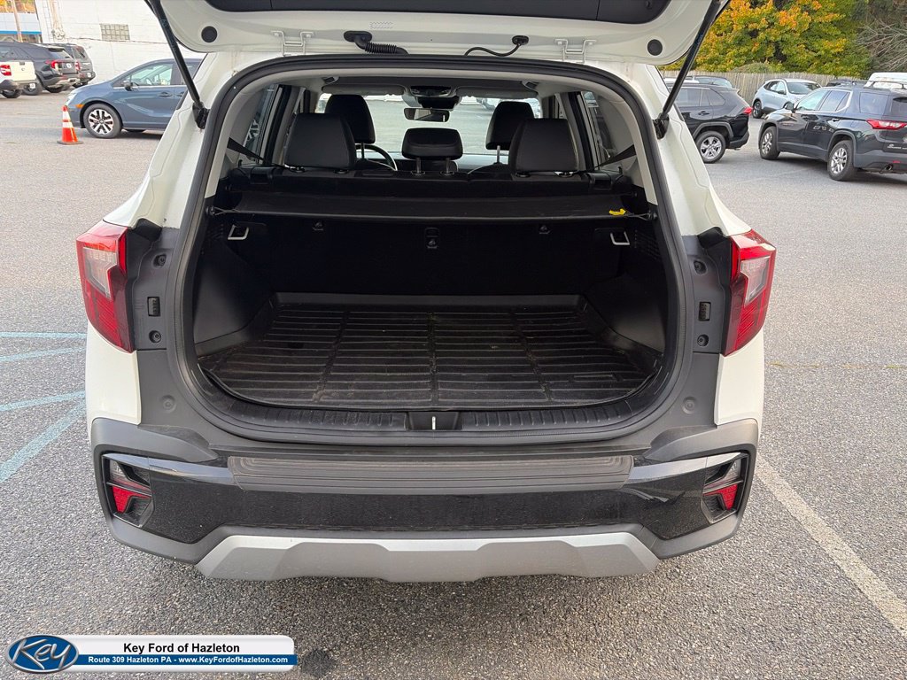 Used 2025 Kia Seltos S AWD/4WD image 11