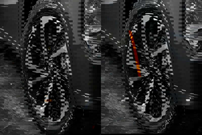 New 2025 Mitsubishi Outlander SEL image 3