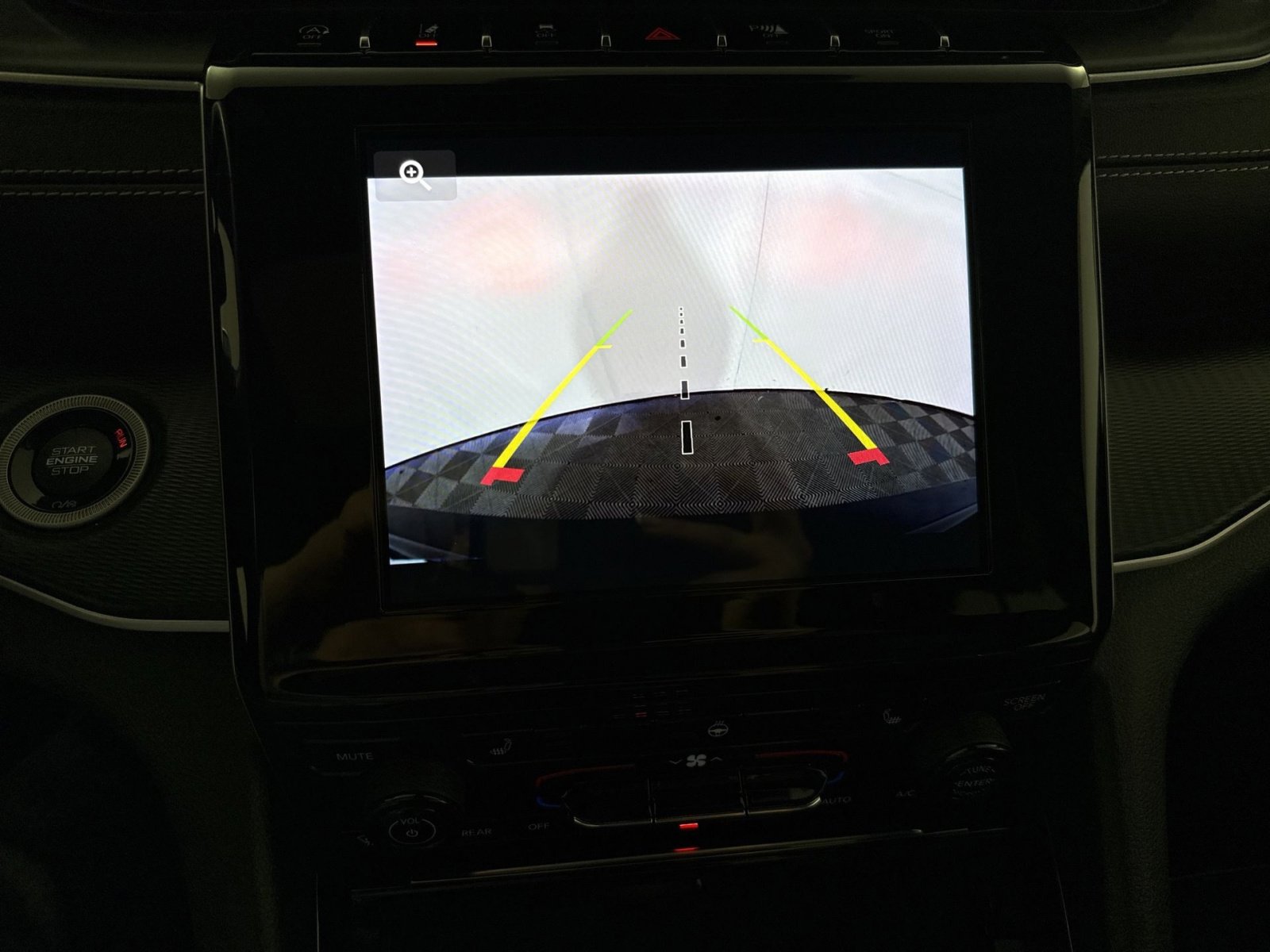 Used 2023 Jeep Grand Cherokee L Laredo AWD/4WD image 19