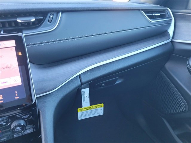 New 2025 Jeep Grand Cherokee Limited image 28