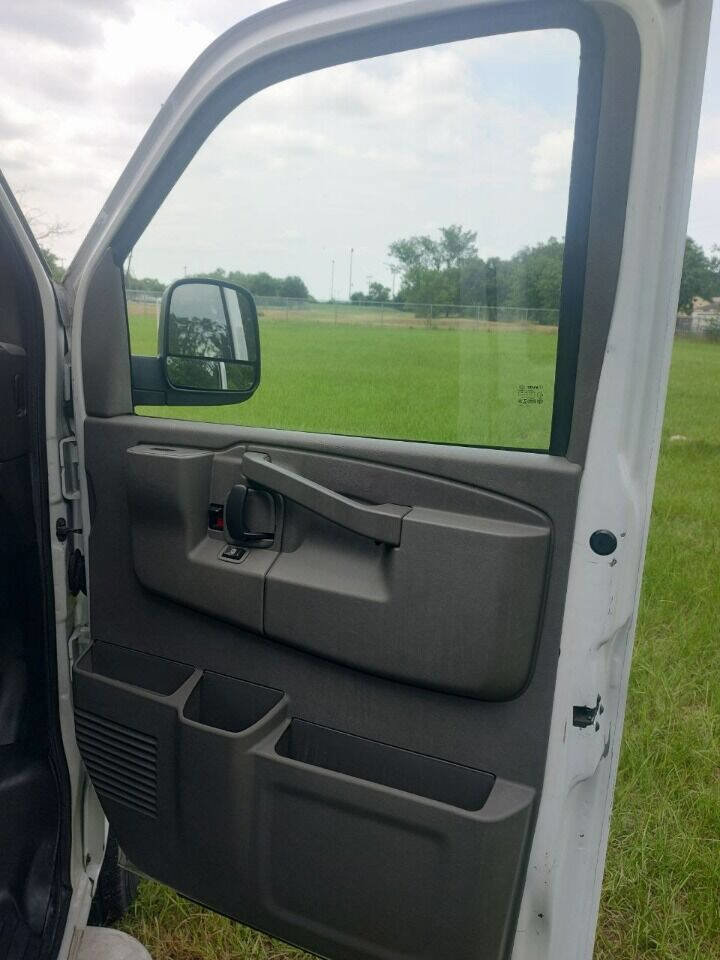 Used 2021 GMC Savana 2500 w/ Driver Convenience Package image 18
