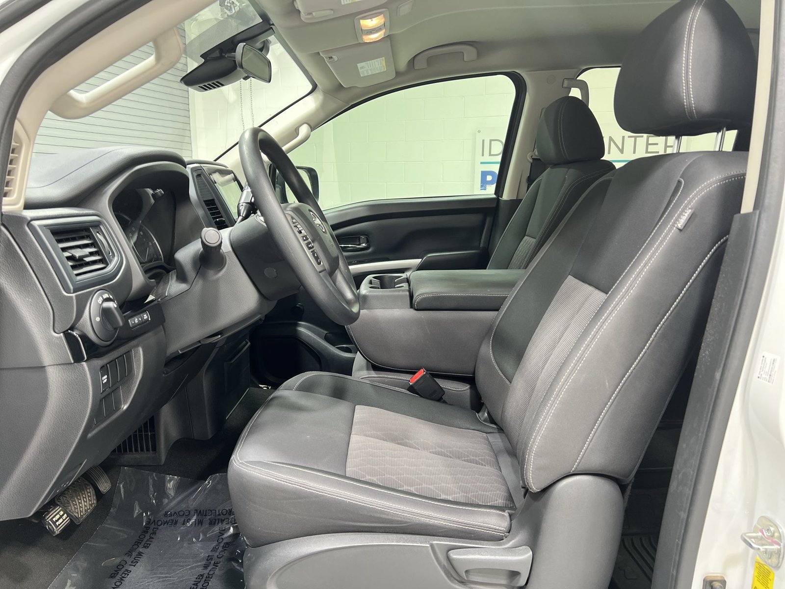 Used 2024 Nissan Titan SV AWD/4WD image 11