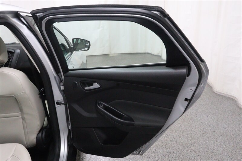 Used 2017 Ford Focus Titanium FWD image 30