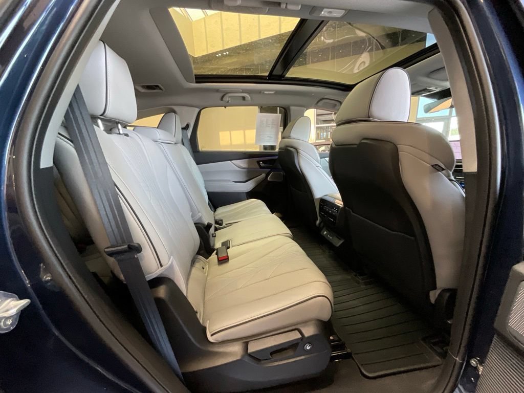 Certified 2026 Acura MDX w/ Advance Package AWD/4WD image 23