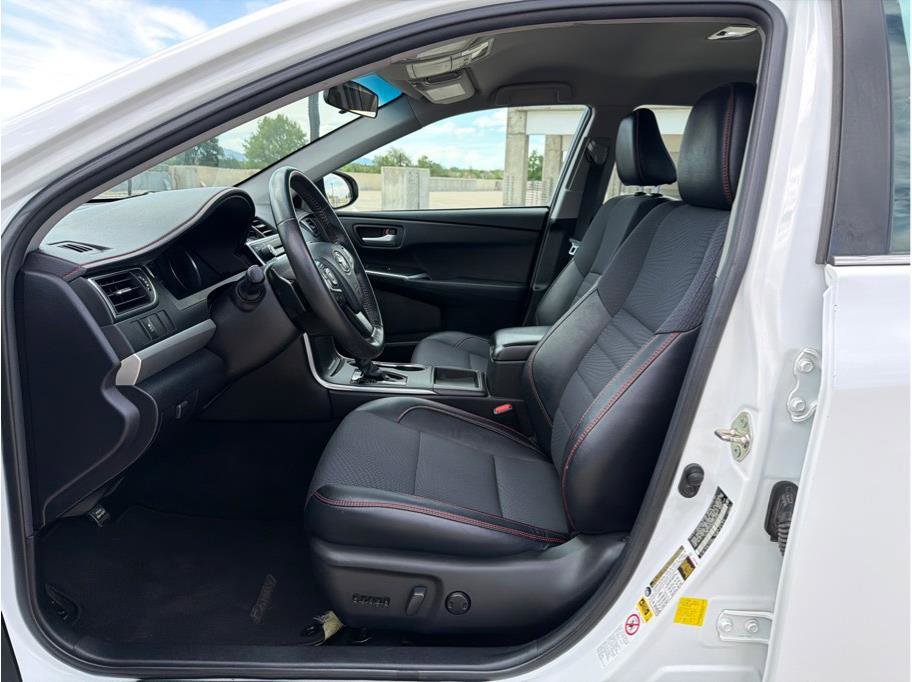 Used 2016 Toyota Camry SE FWD image 12