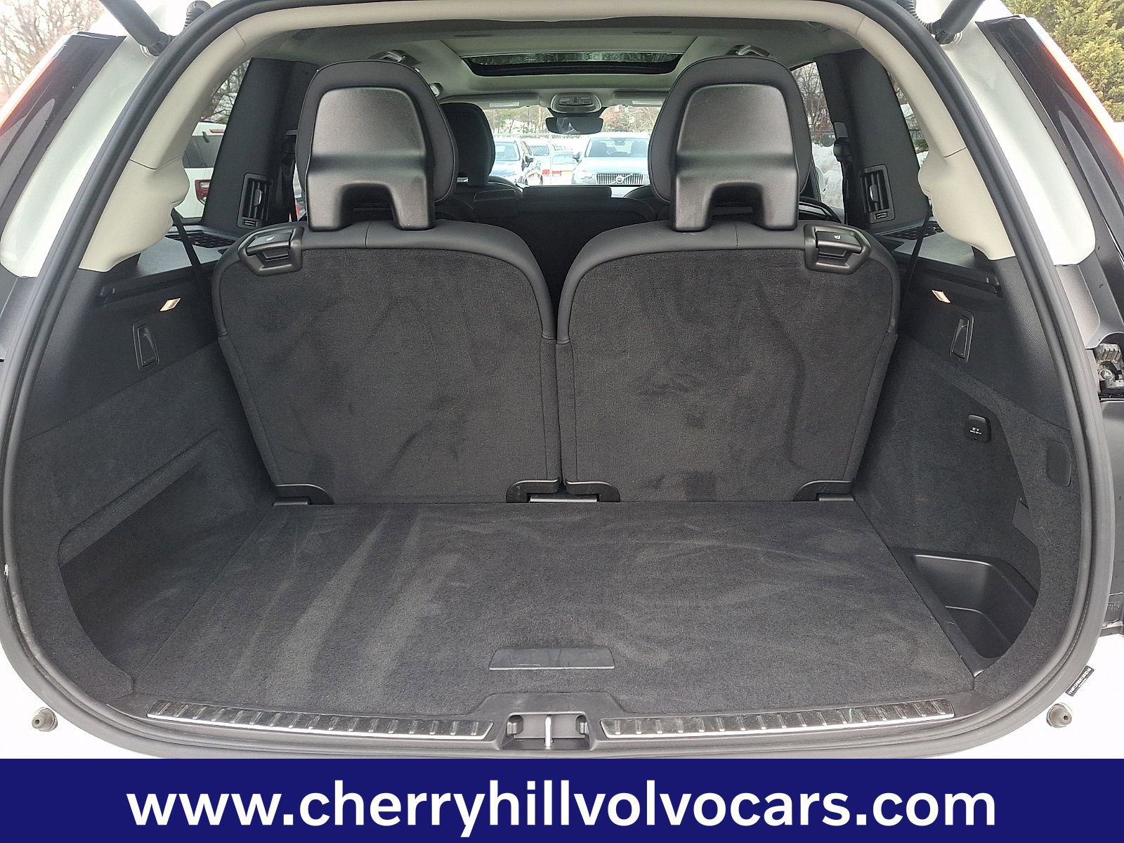 Certified 2025 Volvo XC90 B5 Plus image 29