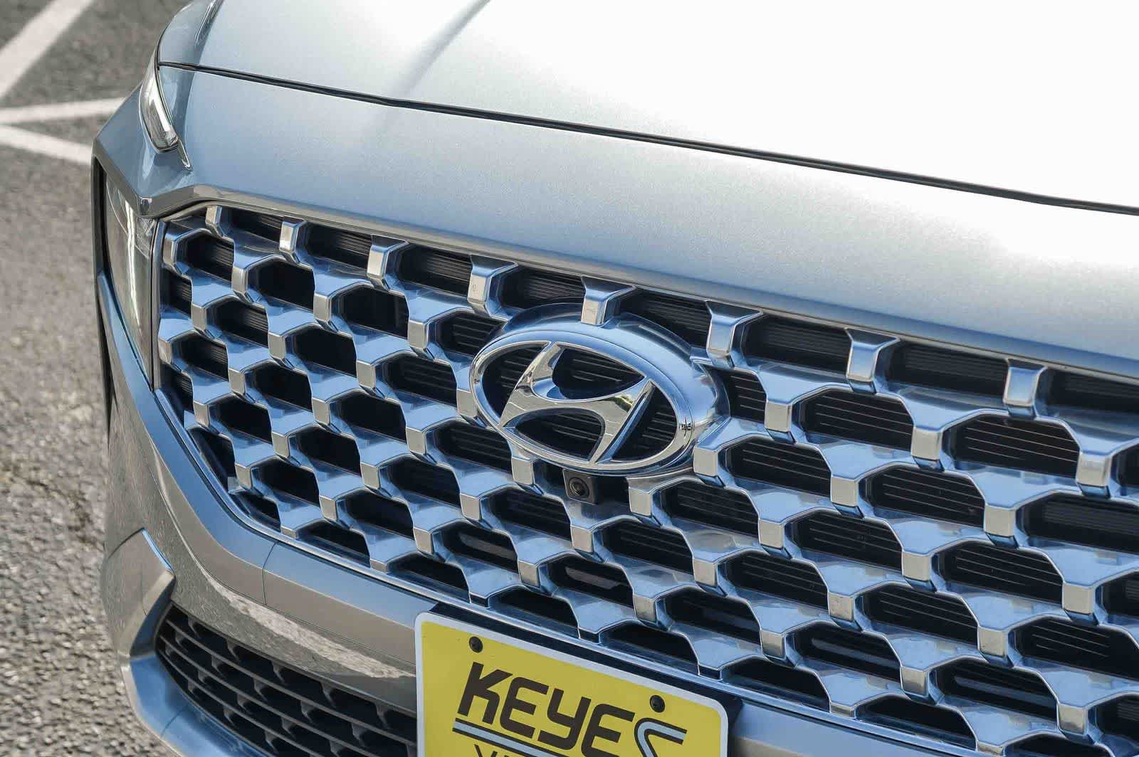 Certified 2023 Hyundai Santa Fe SEL w/ Premium Package FWD image 11