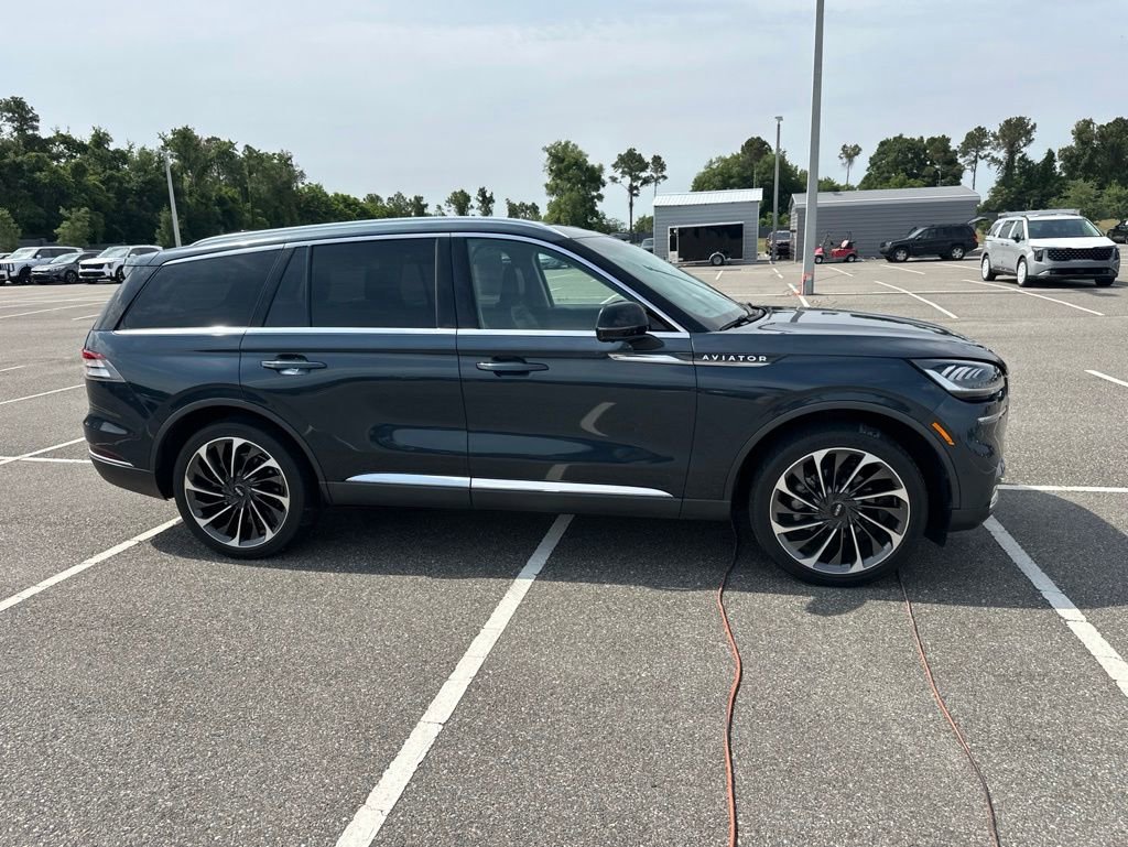 Used 2021 Lincoln Aviator Reserve w/ Equipment Group 201A AWD/4WD image 4