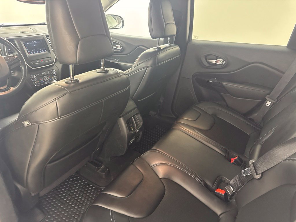 Used 2020 Jeep Cherokee Latitude Plus AWD/4WD image 21