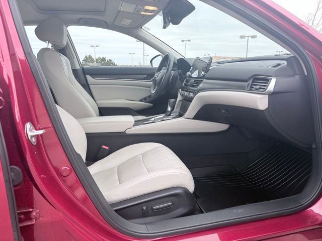 Used 2018 Honda Accord Touring image 29