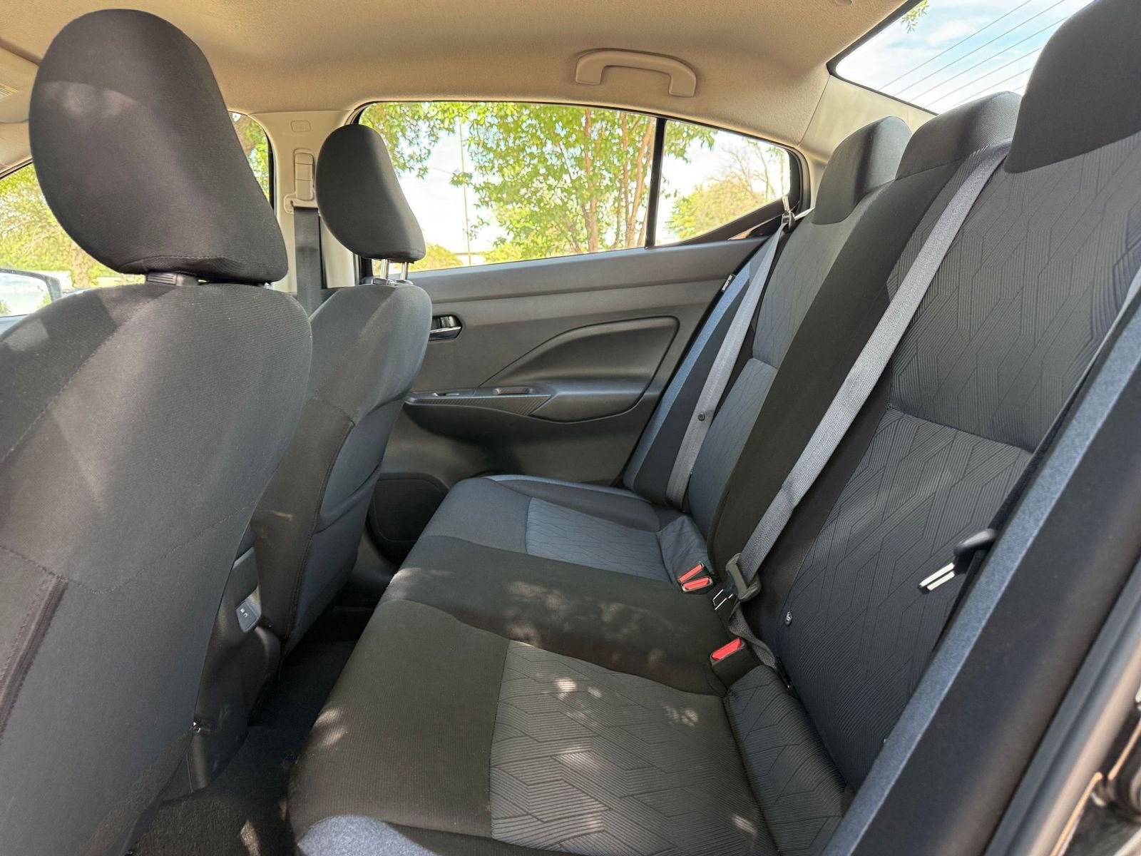 Used 2025 Nissan Versa SV FWD image 25