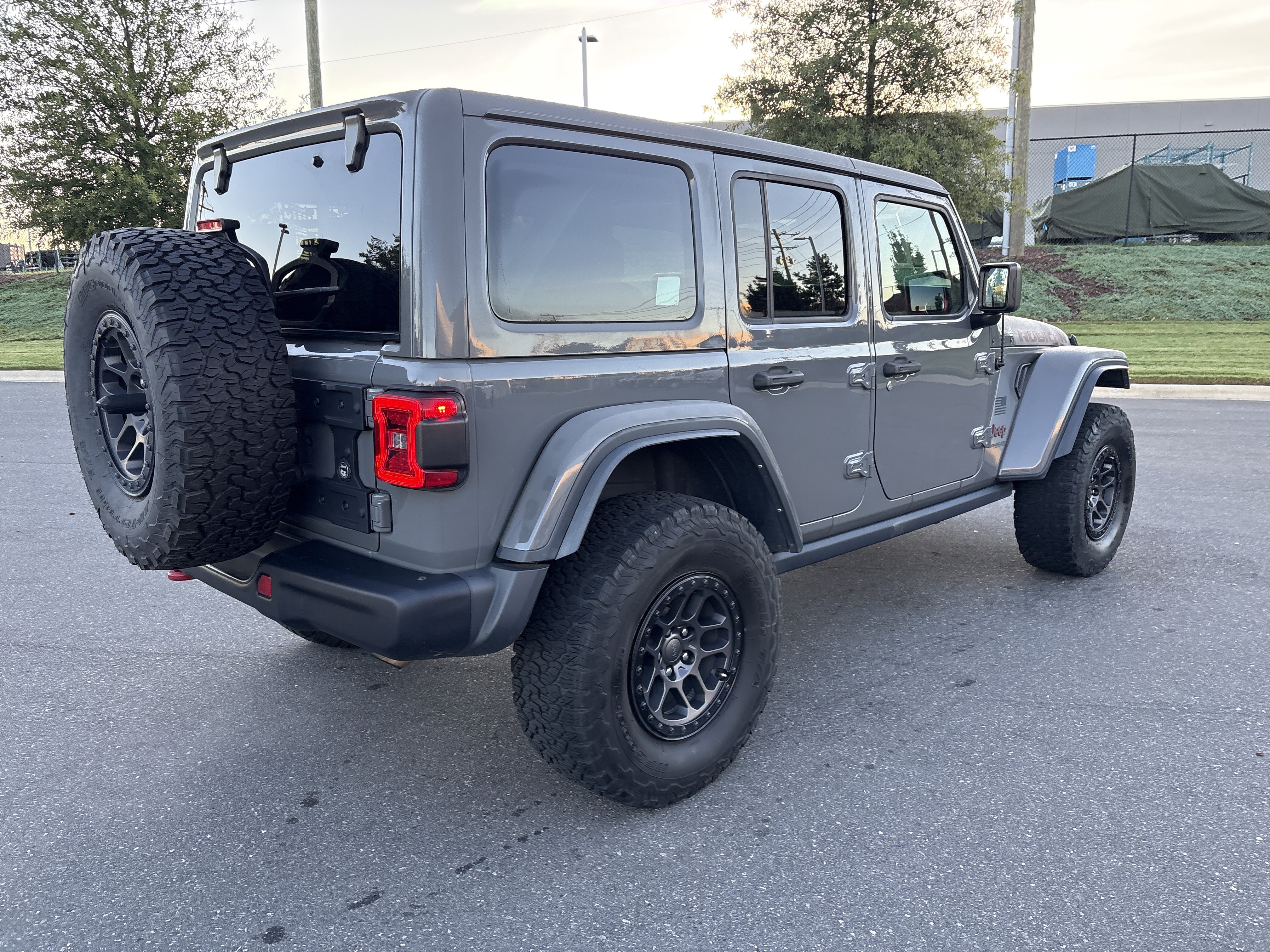 Used 2021 Jeep Wrangler Unlimited Rubicon w/ Xtreme Recon 35" Tire Package AWD/4WD image 10