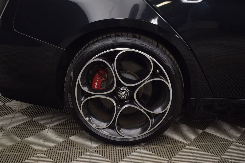 Used 2022 Alfa Romeo Giulia Veloce image 34