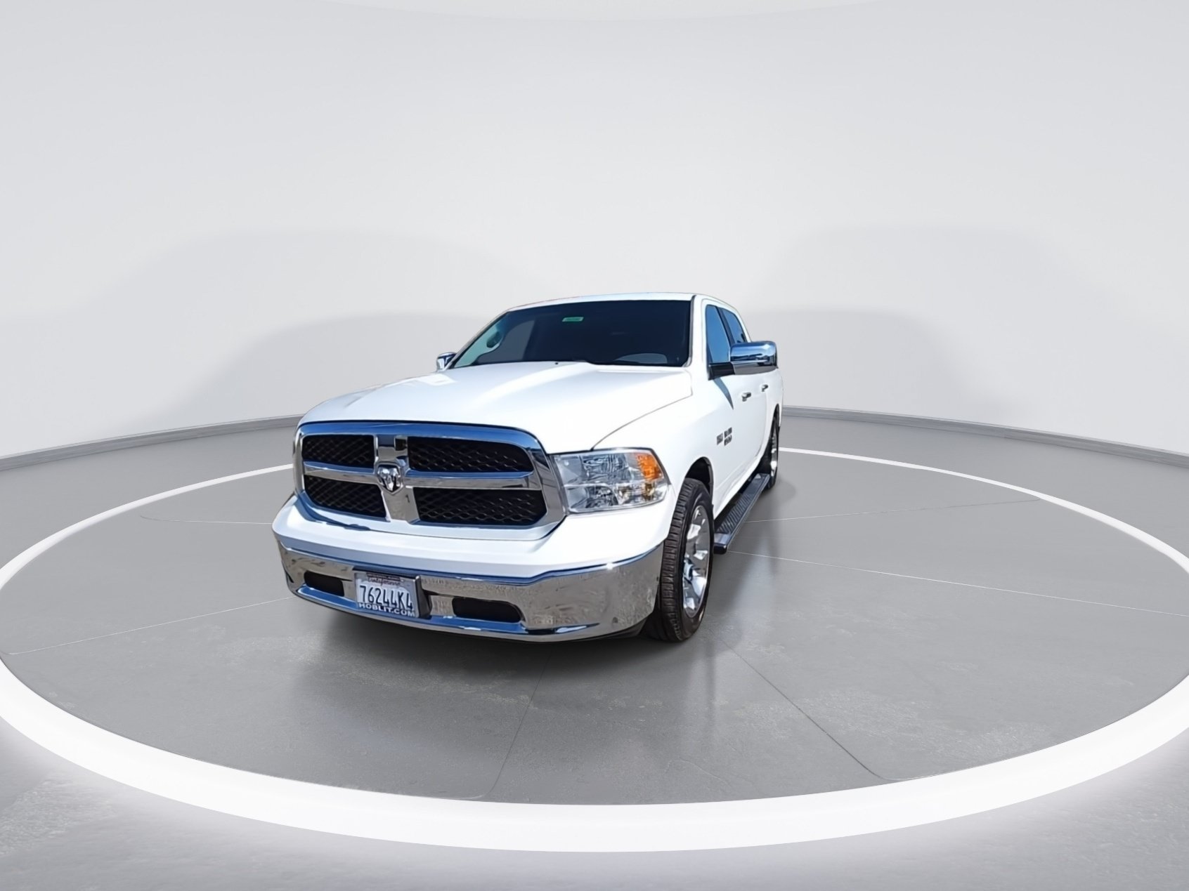 Used 2017 RAM 1500 Classic SLT RWD image 3