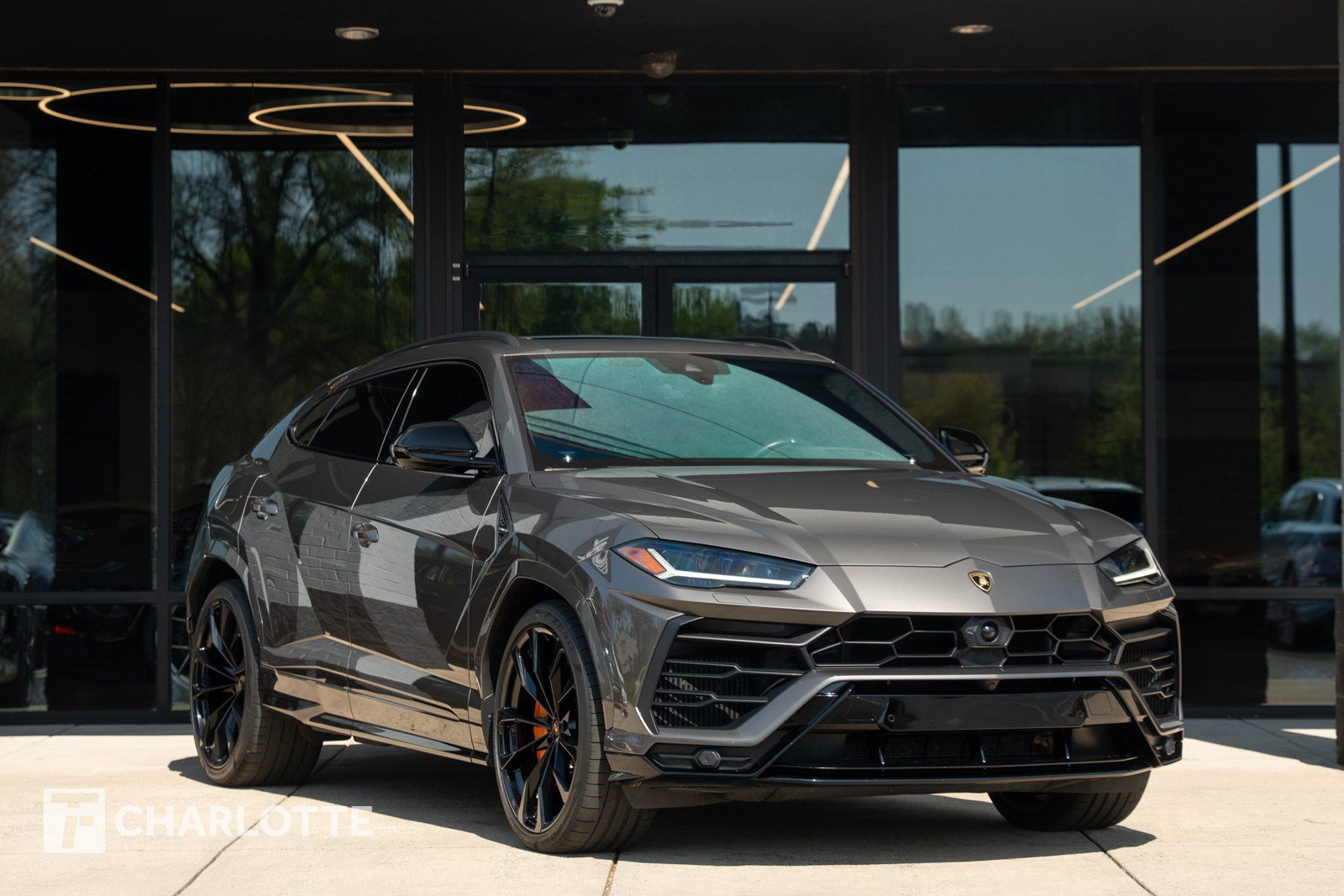 Used 2021 Lamborghini Urus AWD/4WD image 2