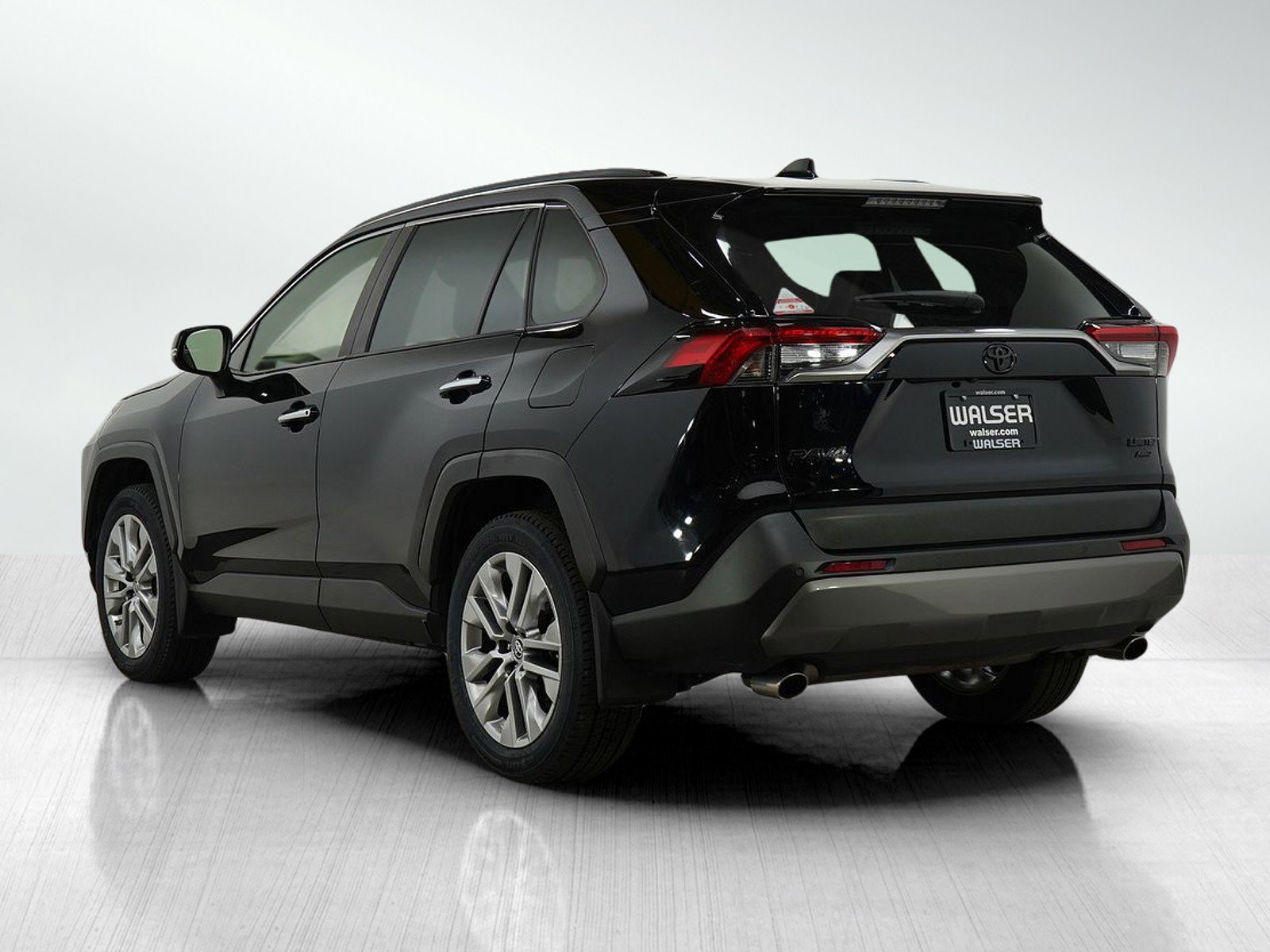 Used 2019 Toyota RAV4 Limited image 3